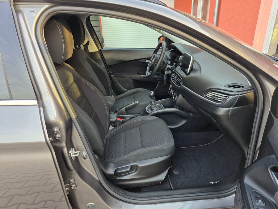 Fiat Tipo 1.4 Turbo Lounge 88 kW – fotografie 15 z 26