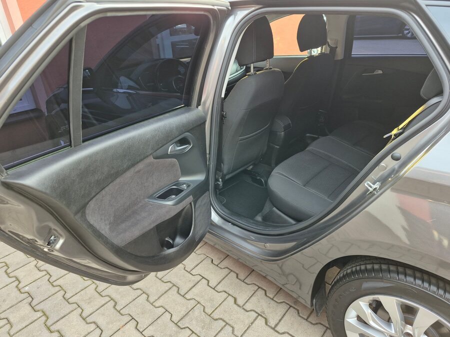 Fiat Tipo 1.4 Turbo Lounge 88 kW – fotografie 20 z 26