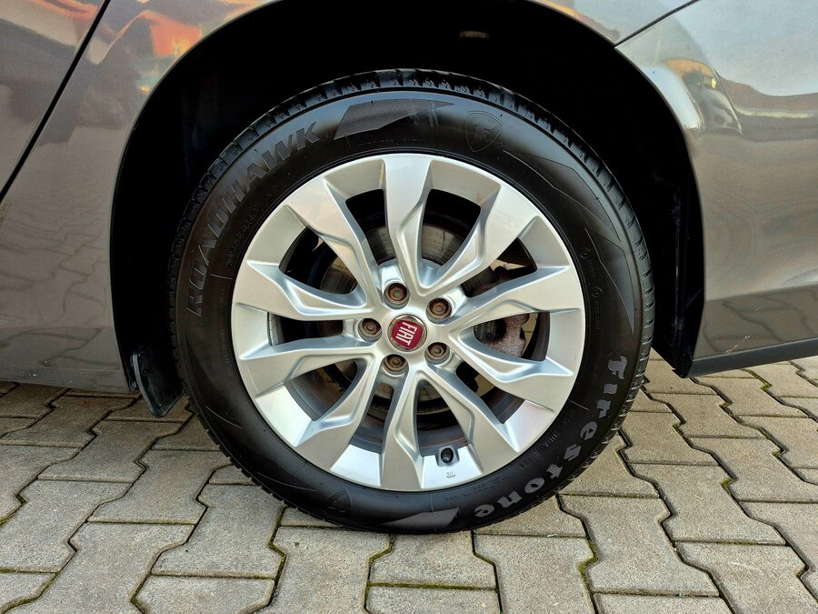 Fiat Tipo 1.4 Turbo Lounge 88 kW – fotografie 23 z 26
