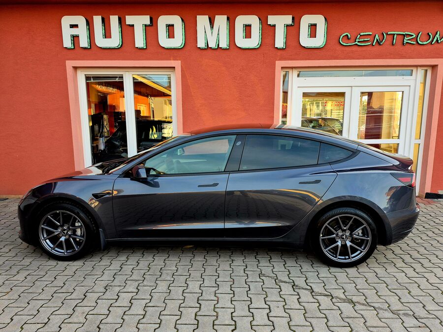 Tesla Model 3 Long Range Dual Motor 366 kW, tažné zařízení – fotografie 2 z 28