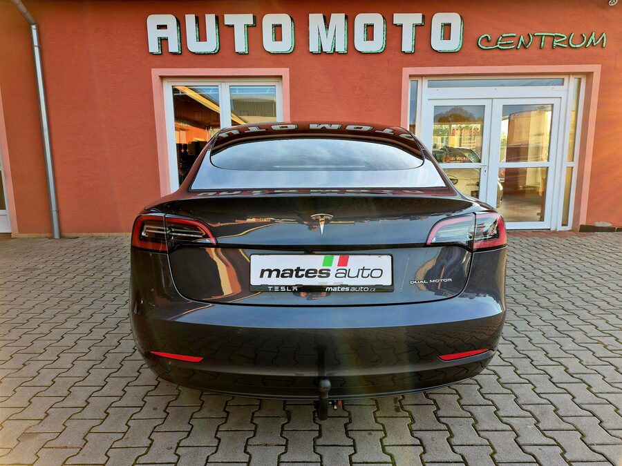 Tesla Model 3 Long Range Dual Motor 366 kW, tažné zařízení – fotografie 9 z 28