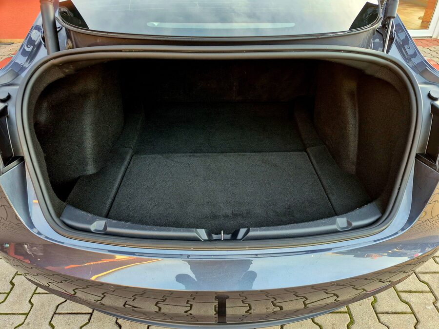 Tesla Model 3 Long Range Dual Motor 366 kW, tažné zařízení – fotografie 10 z 28