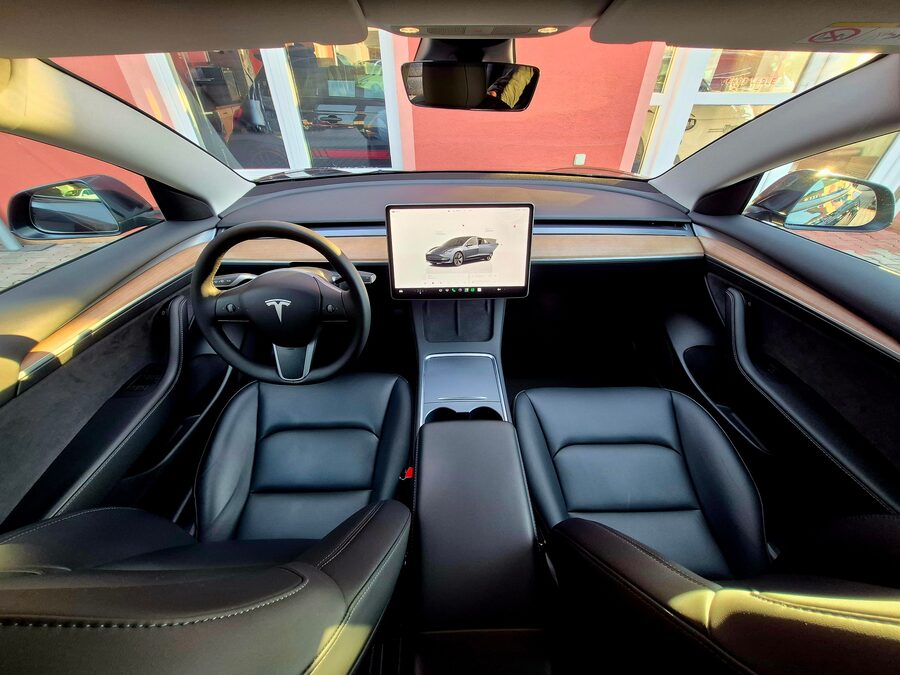 Tesla Model 3 Long Range Dual Motor 366 kW, tažné zařízení – fotografie 20 z 28