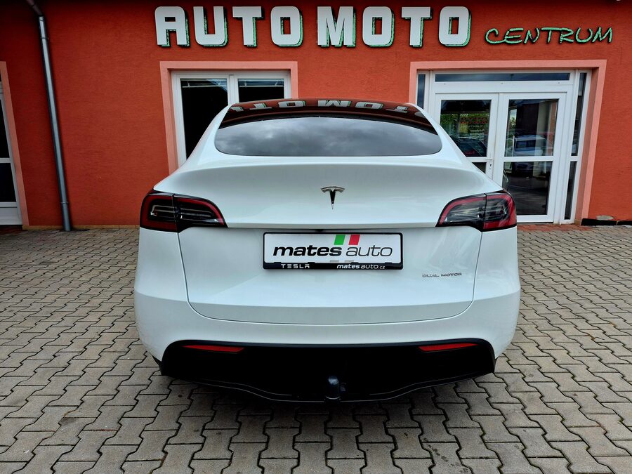 Tesla Model Y Long Range Dual Motor 378 kW, Berlín – fotografie 9 z 28