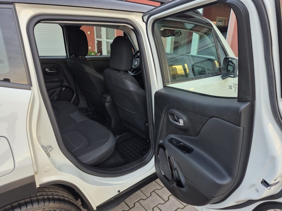 Jeep Renegade 1.4 M-Air Limited 103 kW – fotografie 15 z 25