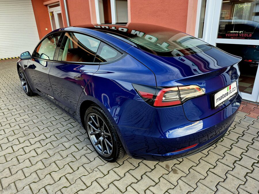 Tesla Model 3 Long Range Dual Motor 366 kW – fotografie 3 z 26