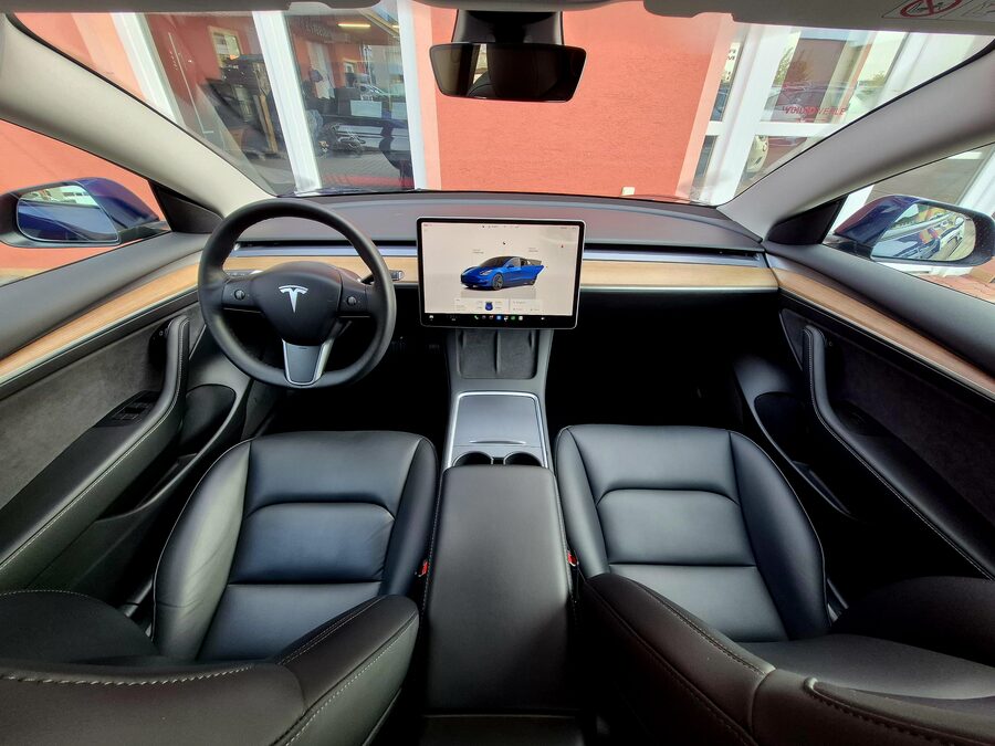 Tesla Model 3 Long Range Dual Motor 366 kW – fotografie 19 z 26