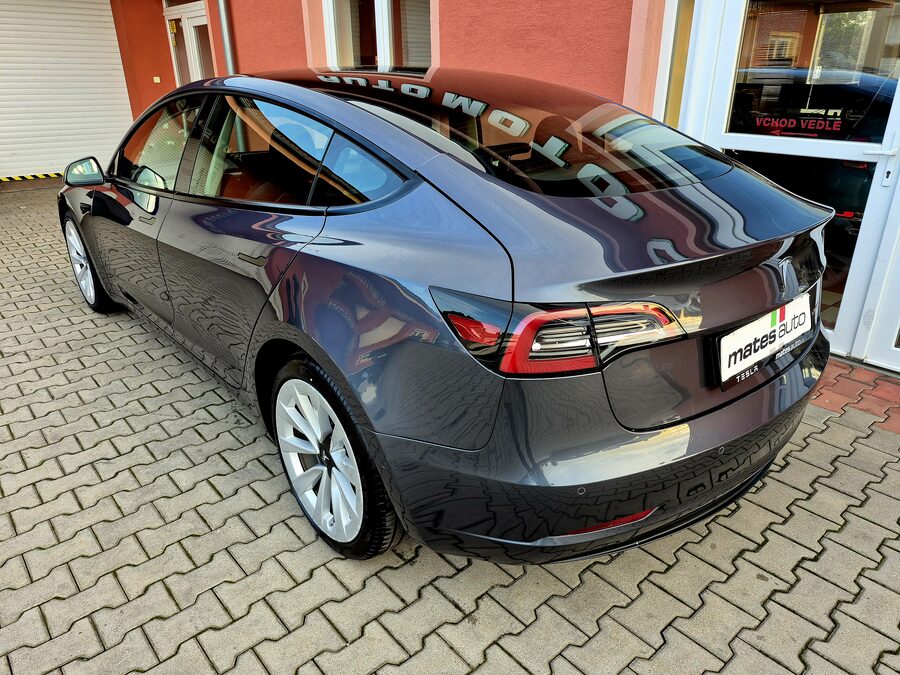 Tesla Model 3 Long Range Dual Motor 366 kW – fotografie 3 z 26