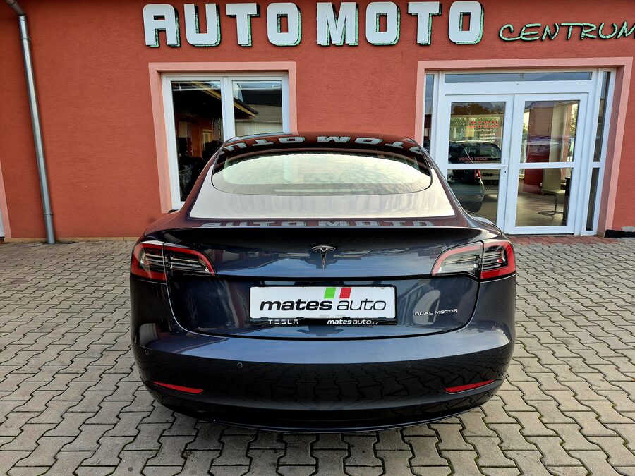 Tesla Model 3 Long Range Dual Motor 366 kW – fotografie 9 z 26