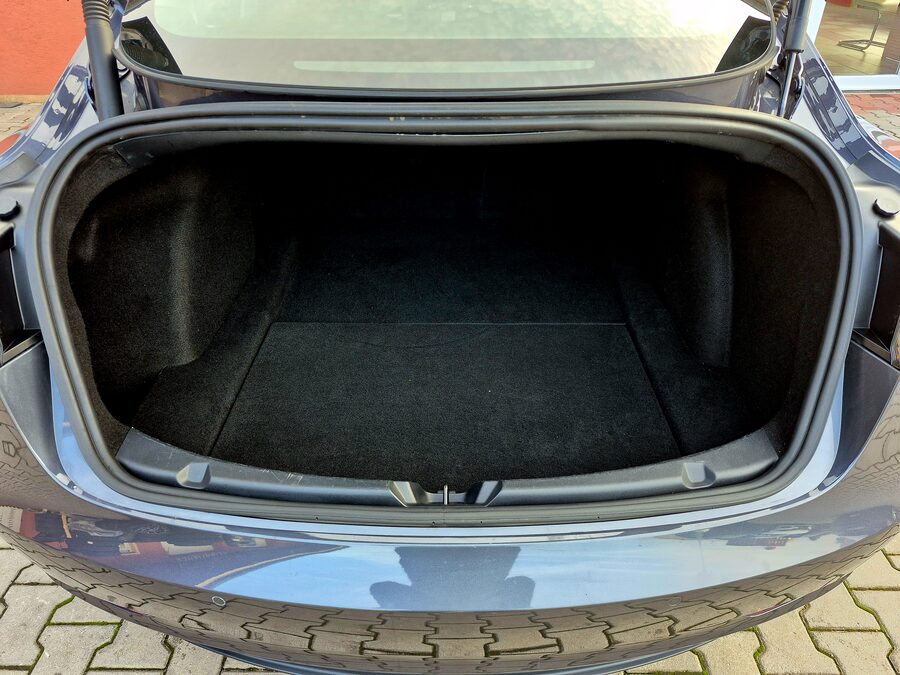Tesla Model 3 Long Range Dual Motor 366 kW – fotografie 10 z 26