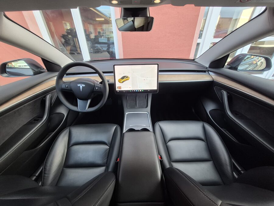 Tesla Model 3 Long Range Dual Motor 366 kW – fotografie 20 z 26