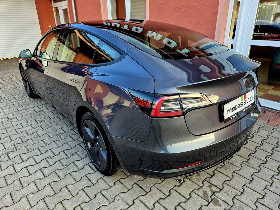 Tesla Model 3 Long Range Dual Motor 366 kW – fotografie 3 z 26