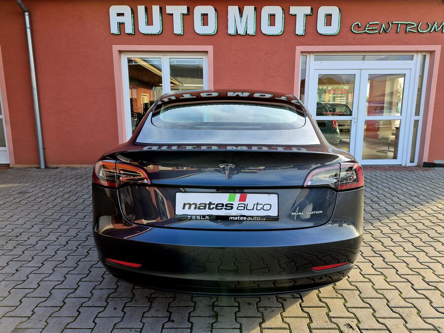 Tesla Model 3 Long Range Dual Motor 366 kW – fotografie 8 z 26