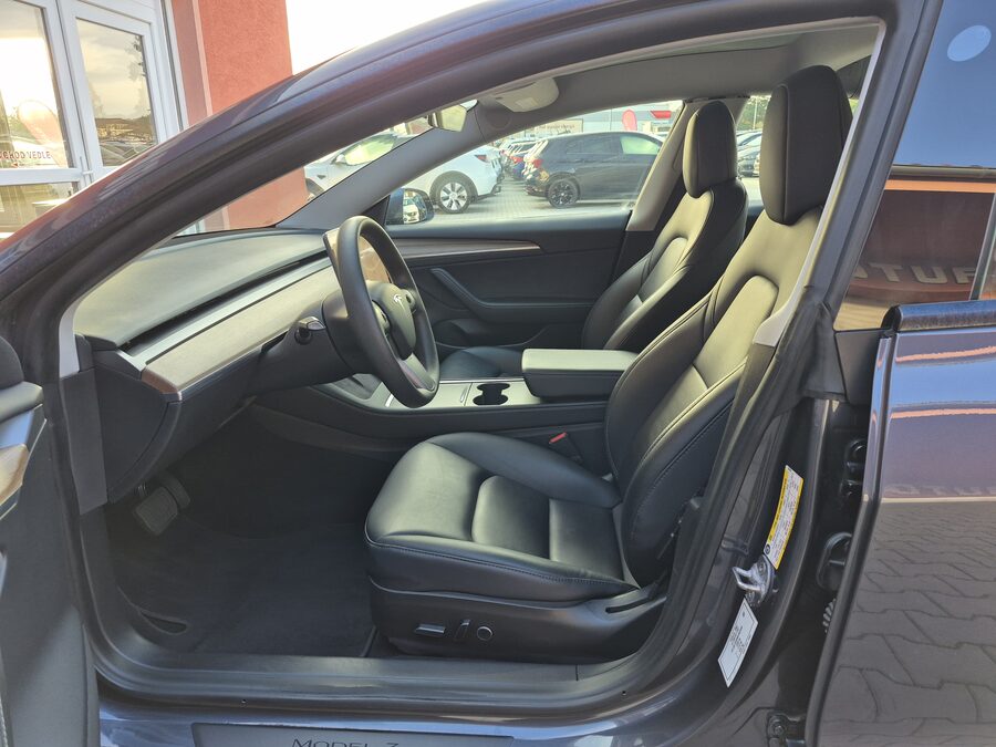 Tesla Model 3 Long Range Dual Motor 366 kW – fotografie 10 z 26
