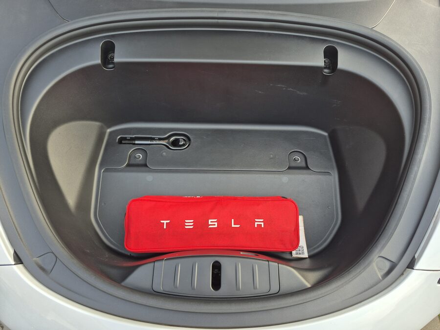 Tesla Model 3 Long Range Dual Motor 350 kW – fotografie 10 z 26