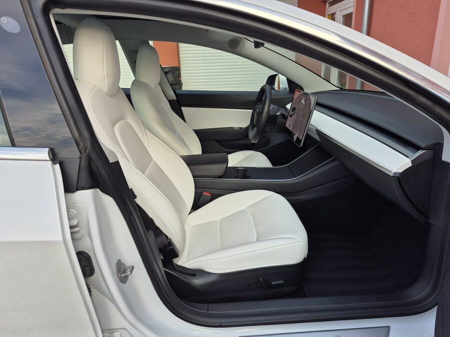 Tesla Model 3 Long Range Dual Motor 350 kW – fotografie 11 z 26