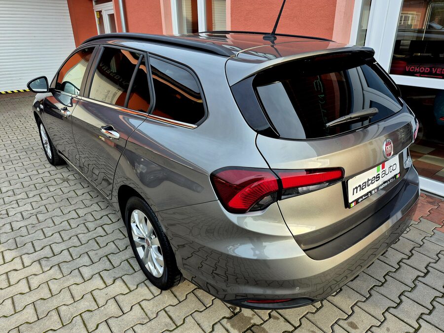 Fiat Tipo 1.4 T-Jet 88 kW Lounge – fotografie 3 z 25