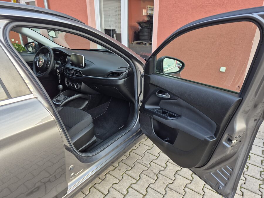 Fiat Tipo 1.4 T-Jet 88 kW Lounge – fotografie 14 z 25