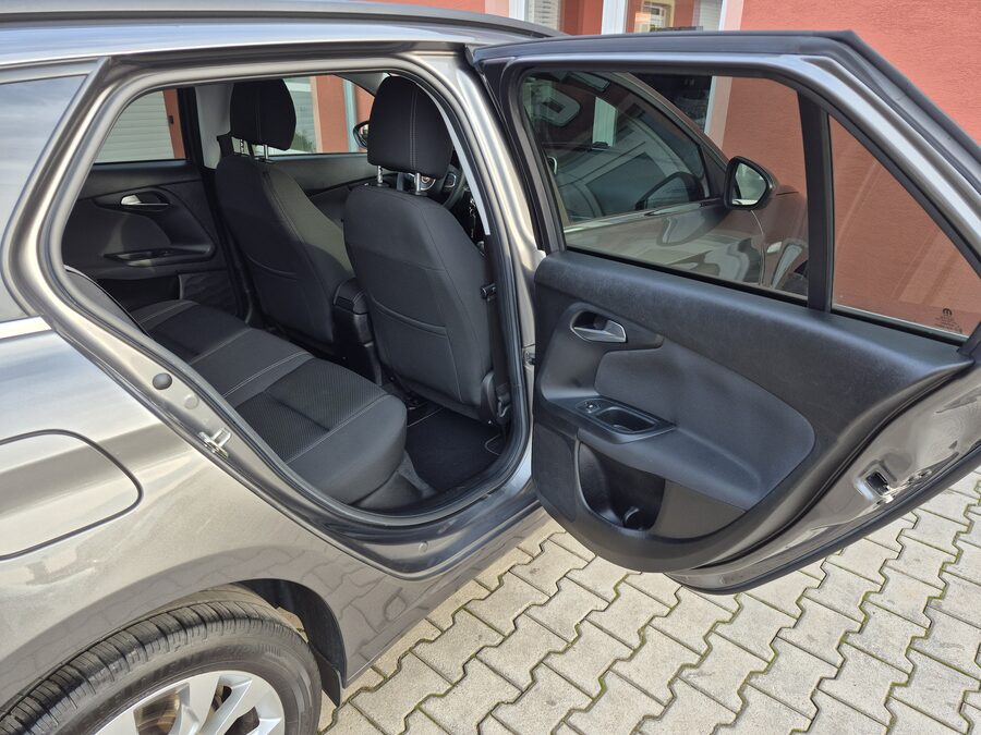 Fiat Tipo 1.4 T-Jet 88 kW Lounge – fotografie 16 z 25