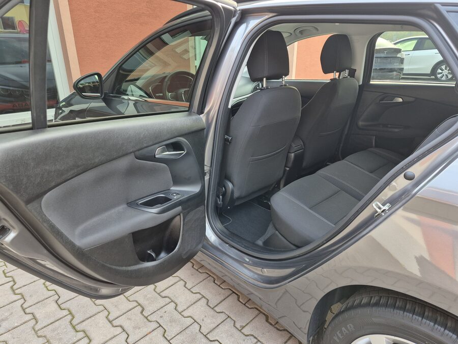 Fiat Tipo 1.4 T-Jet 88 kW Lounge – fotografie 18 z 25