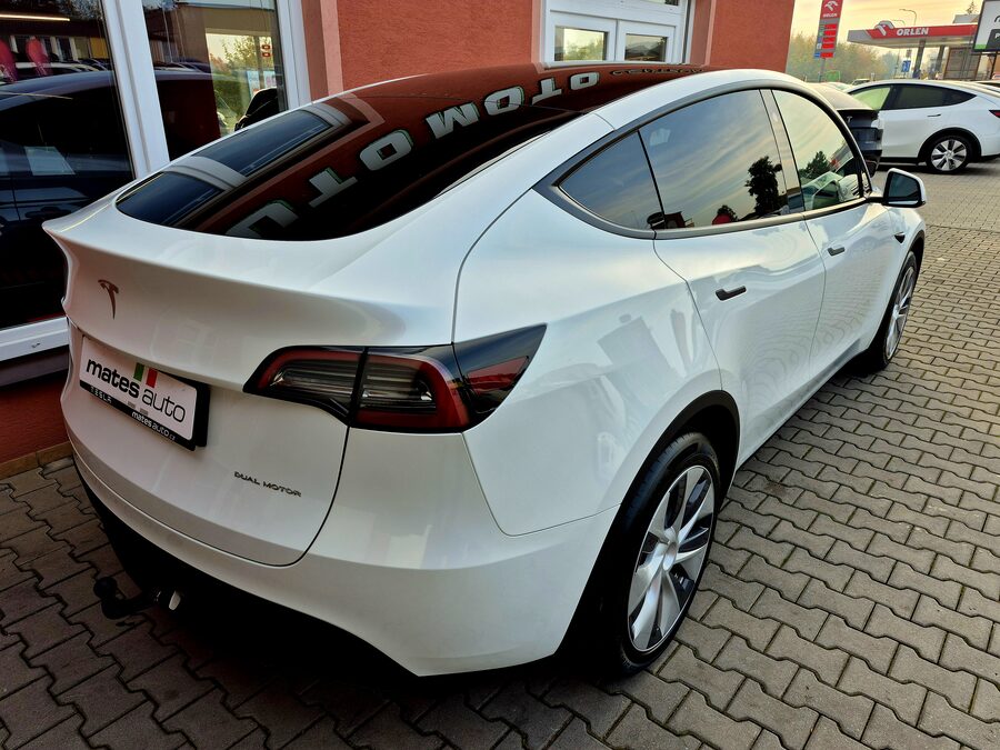 Tesla Model Y Long Range Dual Motor, Berlín, tažné zařízení – fotografie 4 z 28