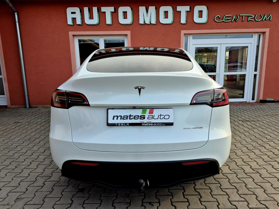 Tesla Model Y Long Range Dual Motor, Berlín, tažné zařízení – fotografie 7 z 28