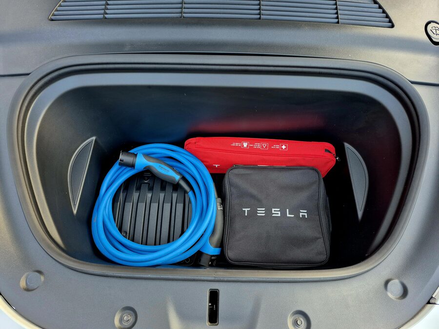 Tesla Model Y Long Range Dual Motor, Berlín, tažné zařízení – fotografie 9 z 28