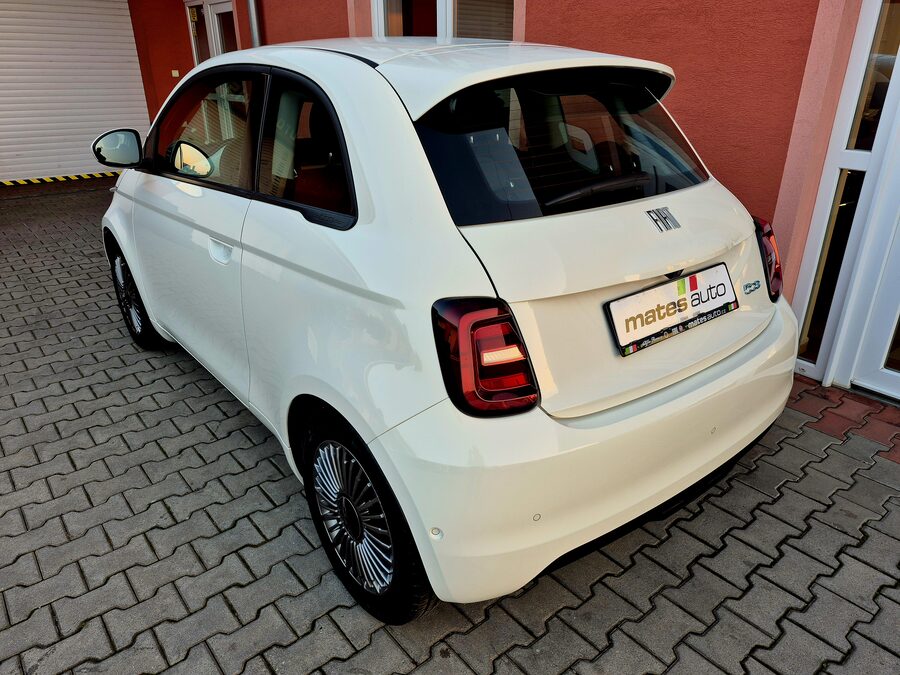 Fiat 500E 87 kW / 42 kWh ICON – fotografie 5 z 23