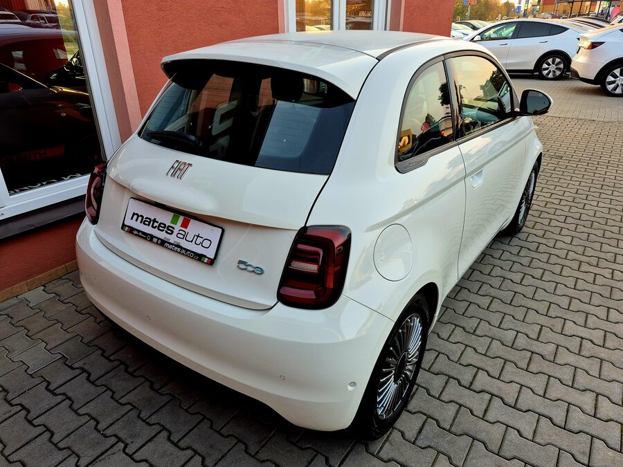 Fiat 500E 87 kW / 42 kWh ICON – fotografie 6 z 23
