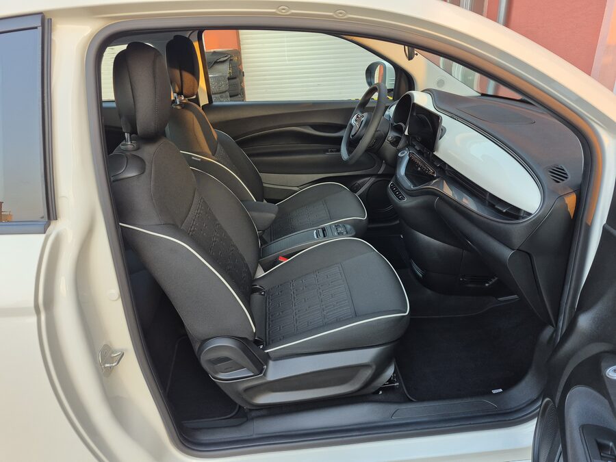 Fiat 500E 87 kW / 42 kWh ICON – fotografie 13 z 23