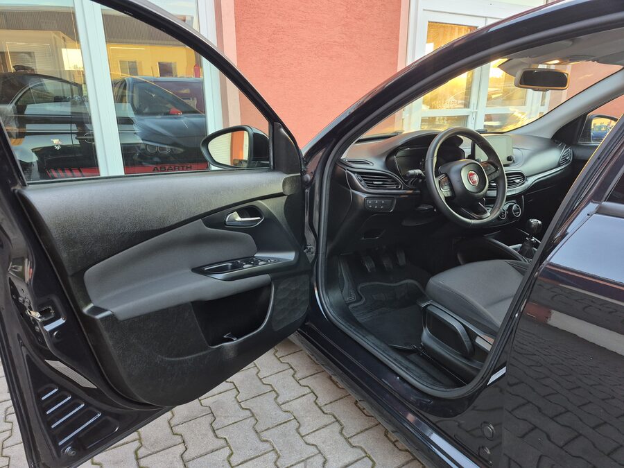 Fiat Tipo 1.4 T-Jet 88 kW S-Design – fotografie 13 z 25