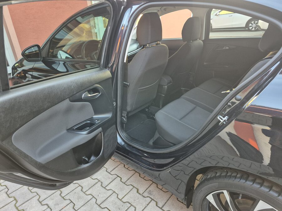 Fiat Tipo 1.4 T-Jet 88 kW S-Design – fotografie 17 z 25
