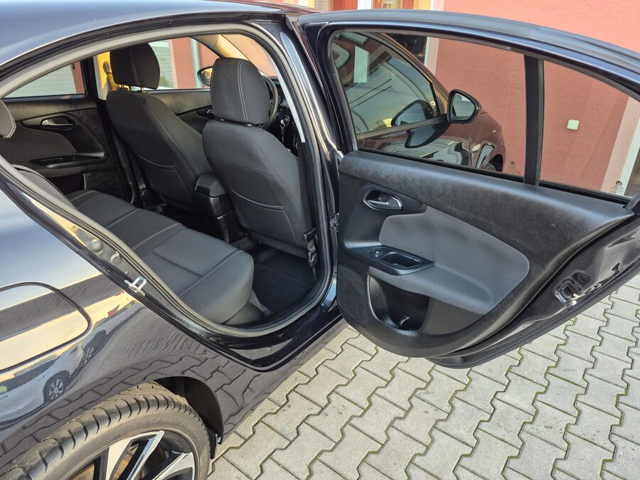 Fiat Tipo 1.4 T-Jet 88 kW S-Design – fotografie 20 z 25