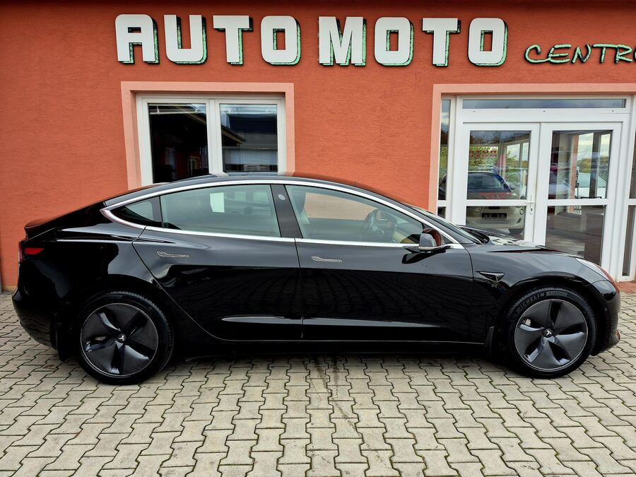 Tesla Model 3 Standard Range Plus 225 kW – fotografie 5 z 25