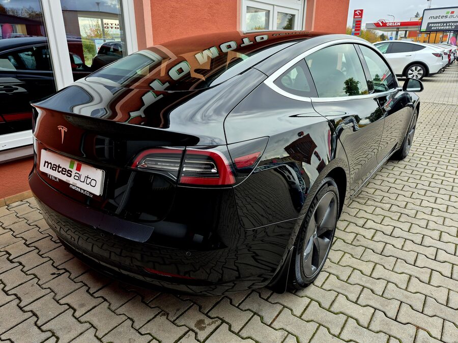 Tesla Model 3 Standard Range Plus 225 kW – fotografie 6 z 25