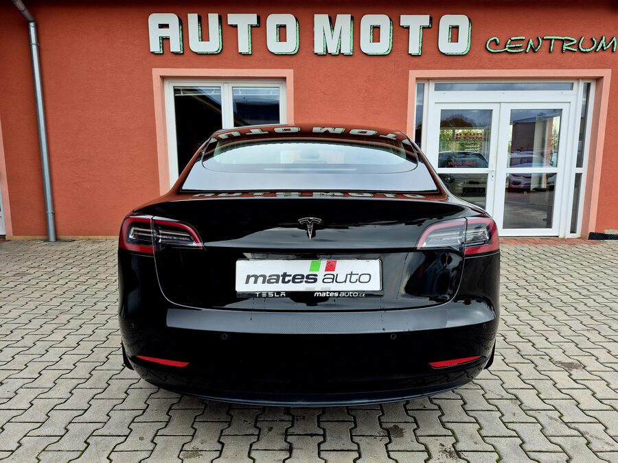 Tesla Model 3 Standard Range Plus 225 kW – fotografie 9 z 25