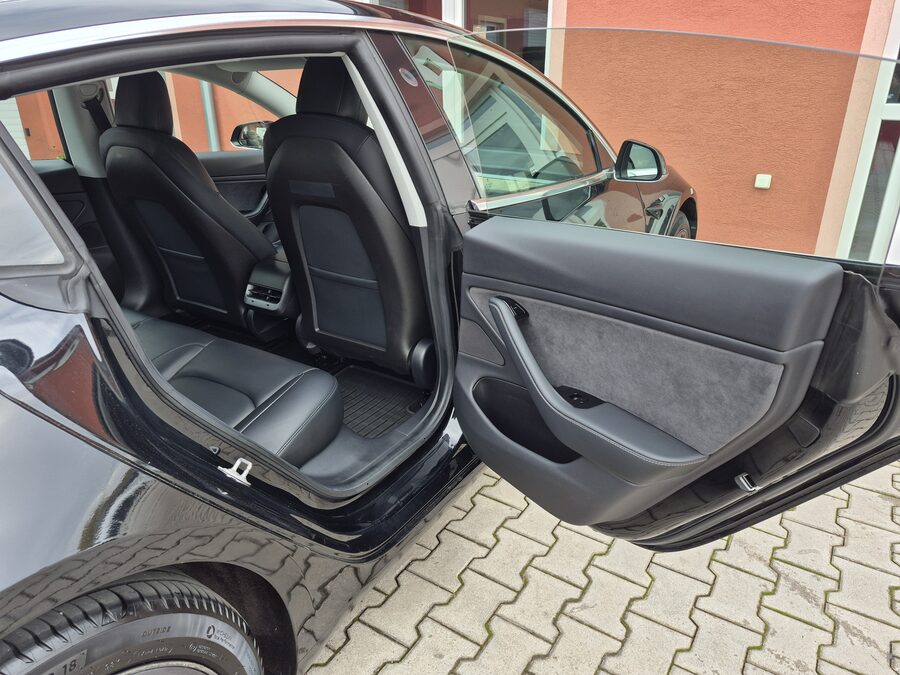 Tesla Model 3 Standard Range Plus 225 kW – fotografie 16 z 25