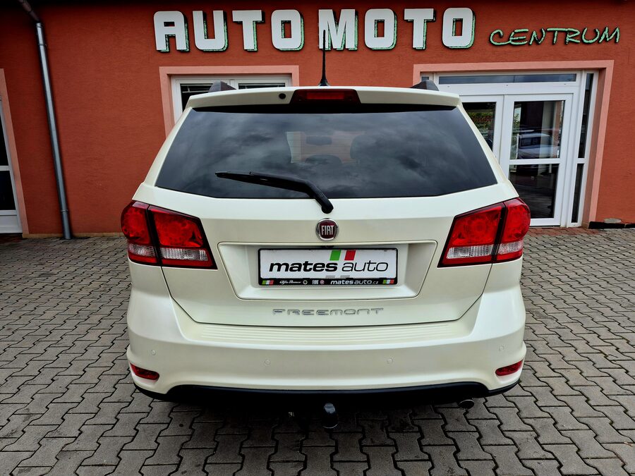 Fiat Freemont 2.0 Multijet 125 kW Black Code, TAŽNÉ – fotografie 8 z 24