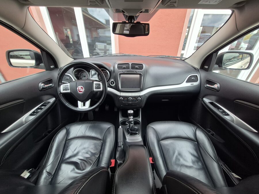 Fiat Freemont 2.0 Multijet 125 kW Black Code, TAŽNÉ – fotografie 19 z 24