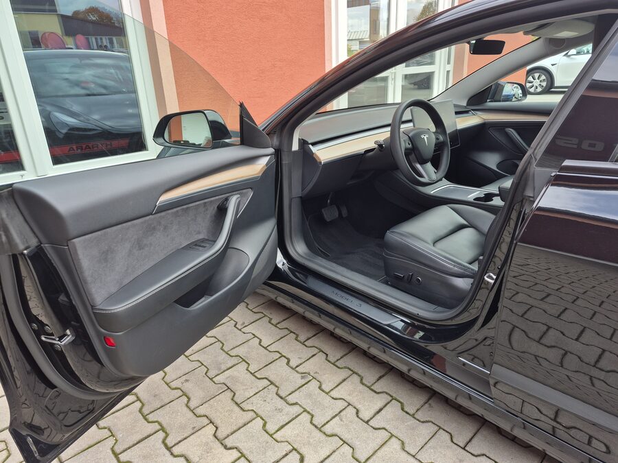 Tesla Model 3 Long Range RWD 208 kW – fotografie 11 z 27
