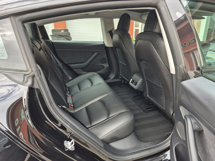 Tesla Model 3 Long Range RWD 208 kW – fotografie 14 z 27