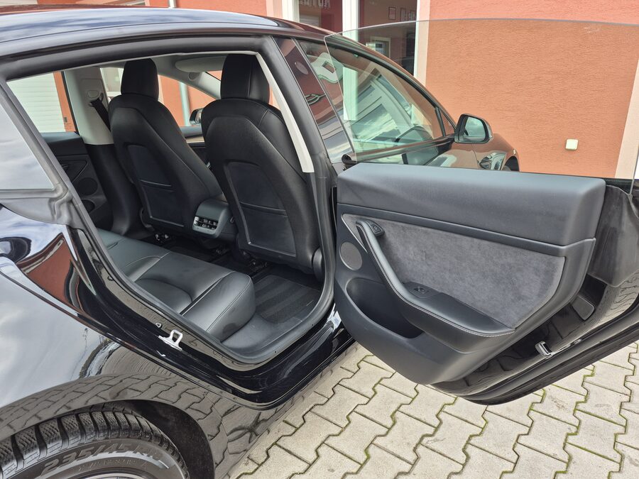 Tesla Model 3 Long Range RWD 208 kW – fotografie 17 z 27