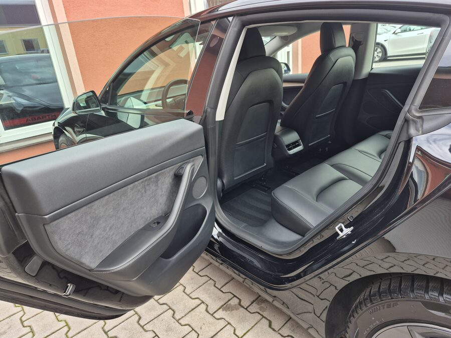 Tesla Model 3 Long Range RWD 208 kW – fotografie 19 z 27