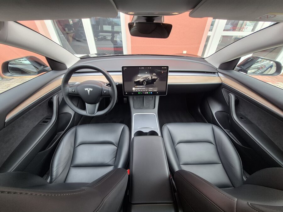 Tesla Model 3 Long Range RWD 208 kW – fotografie 21 z 27