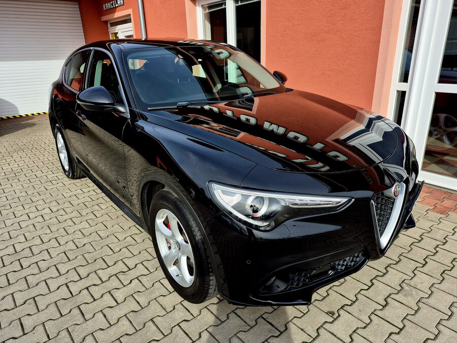 Alfa Romeo Stelvio 2.2 JTDM Super 132 kW – fotografie 7 z 24