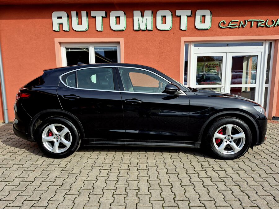 Alfa Romeo Stelvio 2.2 JTDM Super 132 kW – fotografie 2 z 24
