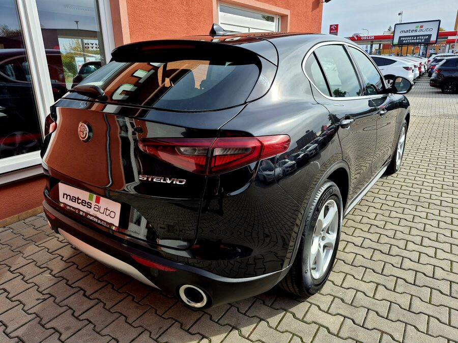 Alfa Romeo Stelvio 2.2 JTDM Super 132 kW – fotografie 6 z 24