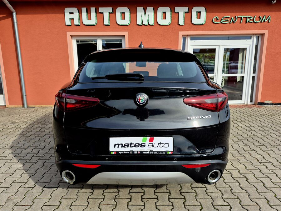 Alfa Romeo Stelvio 2.2 JTDM Super 132 kW – fotografie 5 z 24