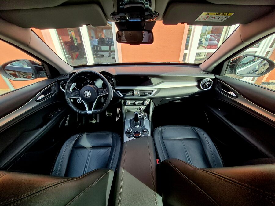 Alfa Romeo Stelvio 2.2 JTDM Super 132 kW – fotografie 19 z 24