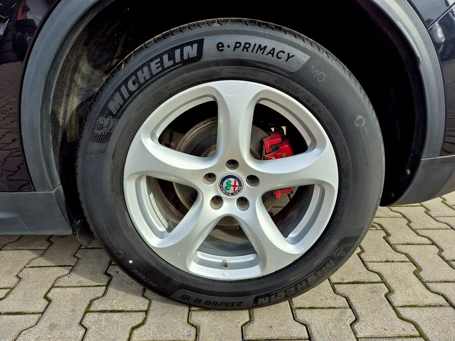 Alfa Romeo Stelvio 2.2 JTDM Super 132 kW – fotografie 21 z 24